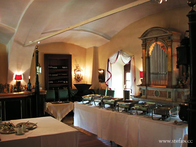 Mittagsbuffet im Schloss Obermayerhofen