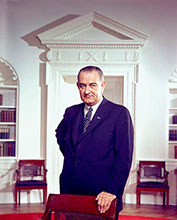 Lyndon B. Johnson, 10. März 1964 (Arnold Newman, White House Press Office)